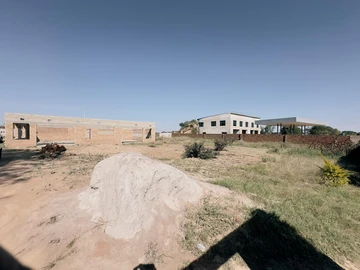 Commercial & Industrial Land