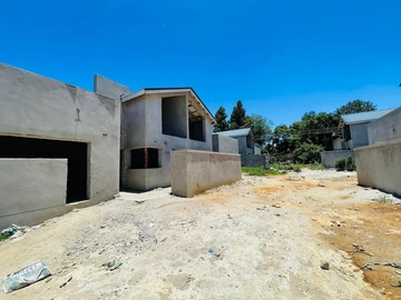 3 Bedroom Flat & Apartment