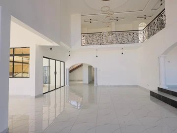 4 Bedroom Flat & Apartment