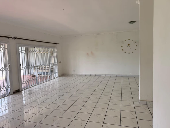 3 Bedroom Flat & Apartment