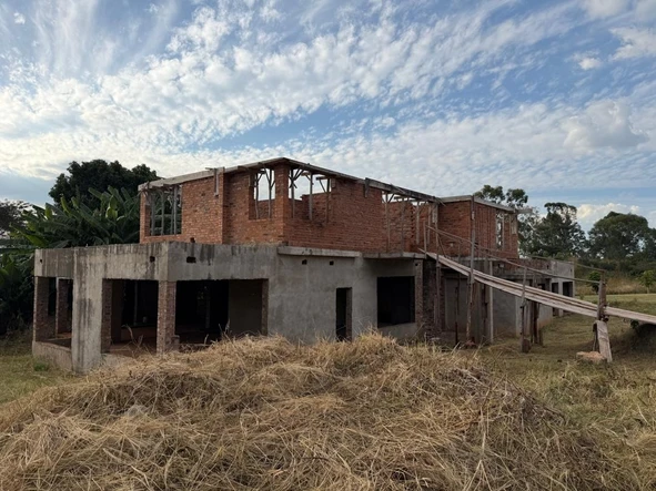 6 Bedroom House