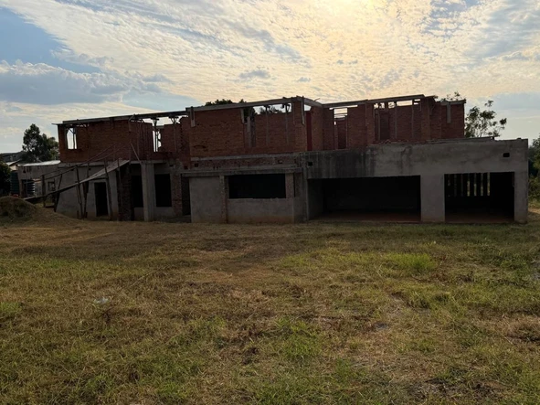 6 Bedroom House