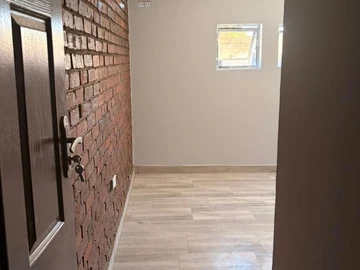 2 Bedroom Flat & Apartment