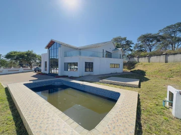 4 Bedroom Flat & Apartment