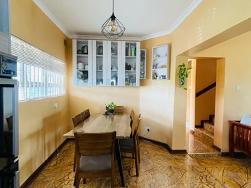 3 Bedroom Flat & Apartment