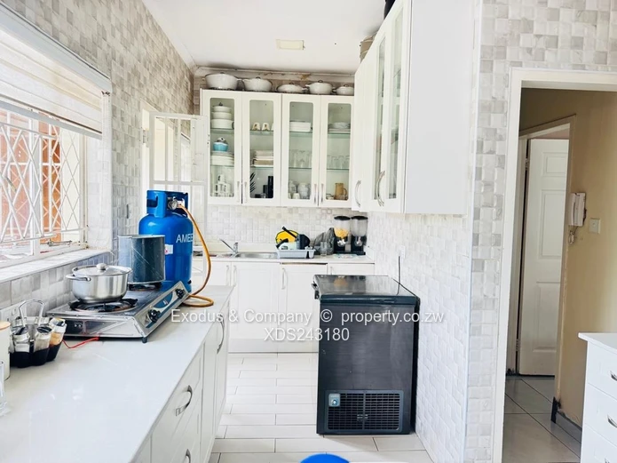 House for Sale: Avondale West (close to Suffolk)