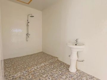 4 Bedroom Flat & Apartment