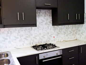 3 Bedroom Flat & Apartment