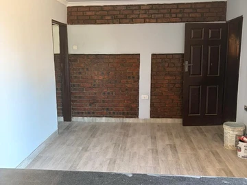 2 Bedroom Flat & Apartment