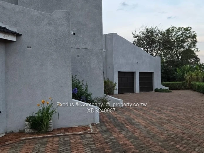 House to Let – Spacious, Walled & Gated