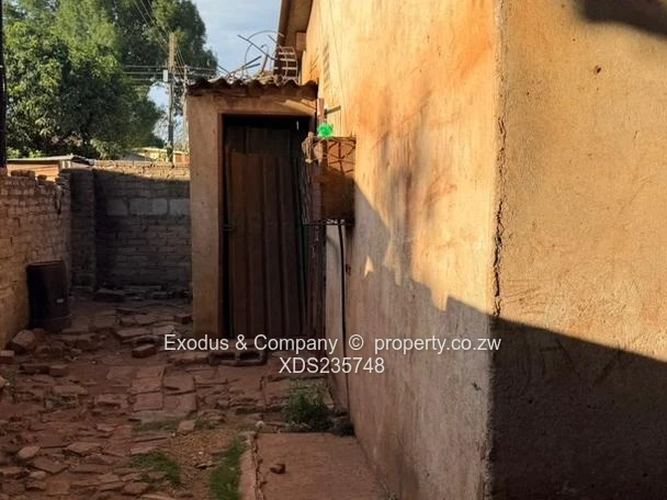 A house for sale in Kuwadzana 