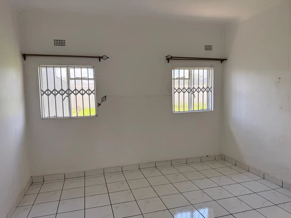 3 Bedroom Flat & Apartment