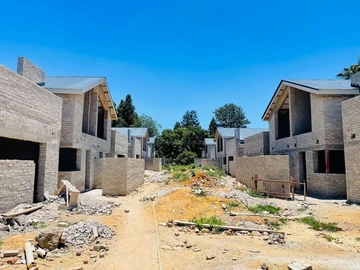 3 Bedroom Flat & Apartment