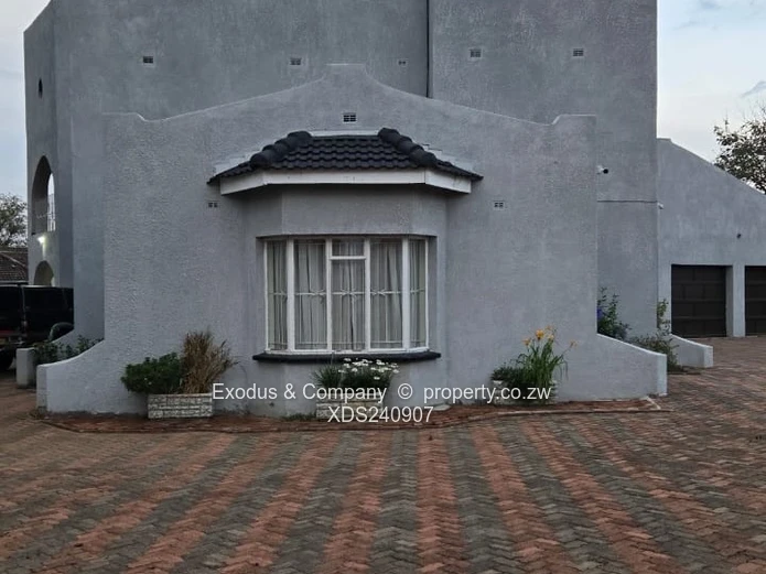 House to Let – Spacious, Walled & Gated