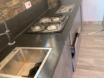 2 Bedroom Flat & Apartment